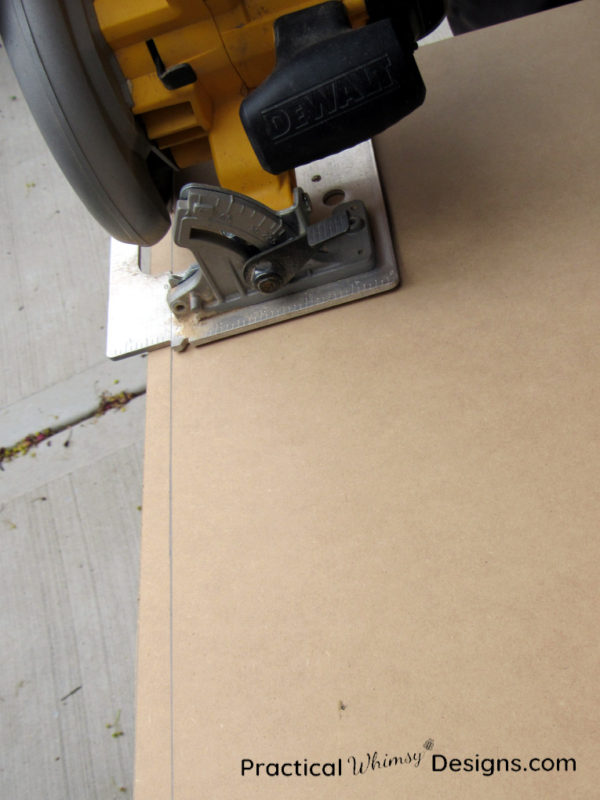 Cutting panel with circular saw